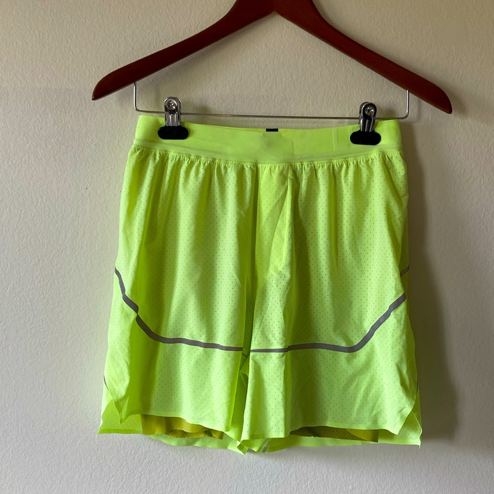 Men’s Lululemon Neon Running Shorts Small